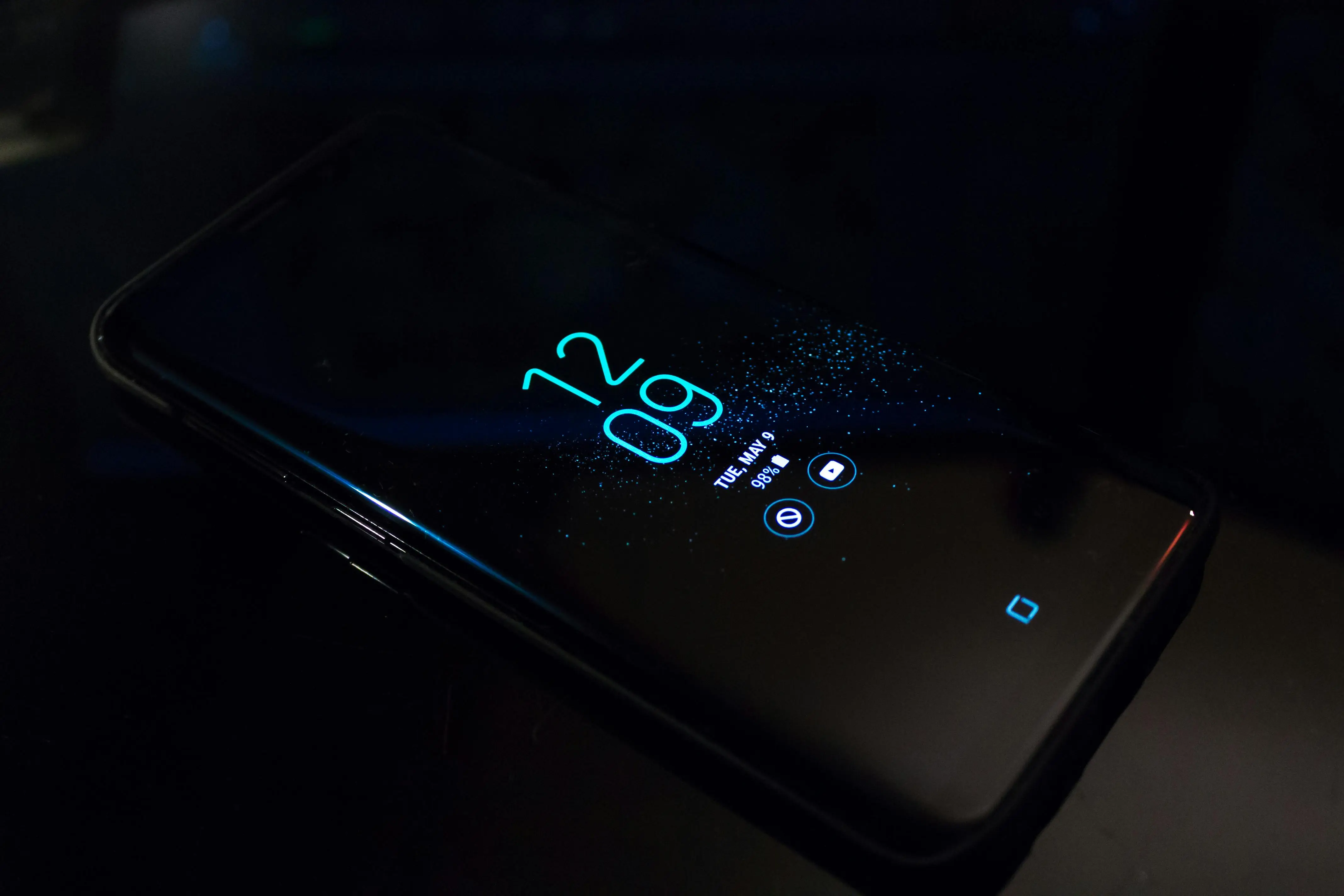 Android phone displaying EXIF metadata settings