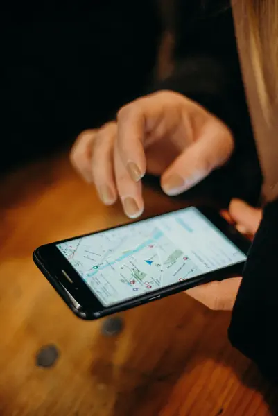 Mobile photo privacy workflow - step-by-step guide to secure photo sharing without location data